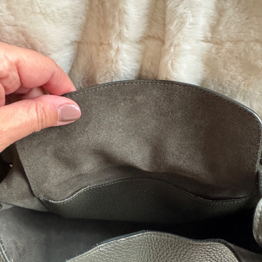 Cuyana Double Loop Bag Olive - image 6